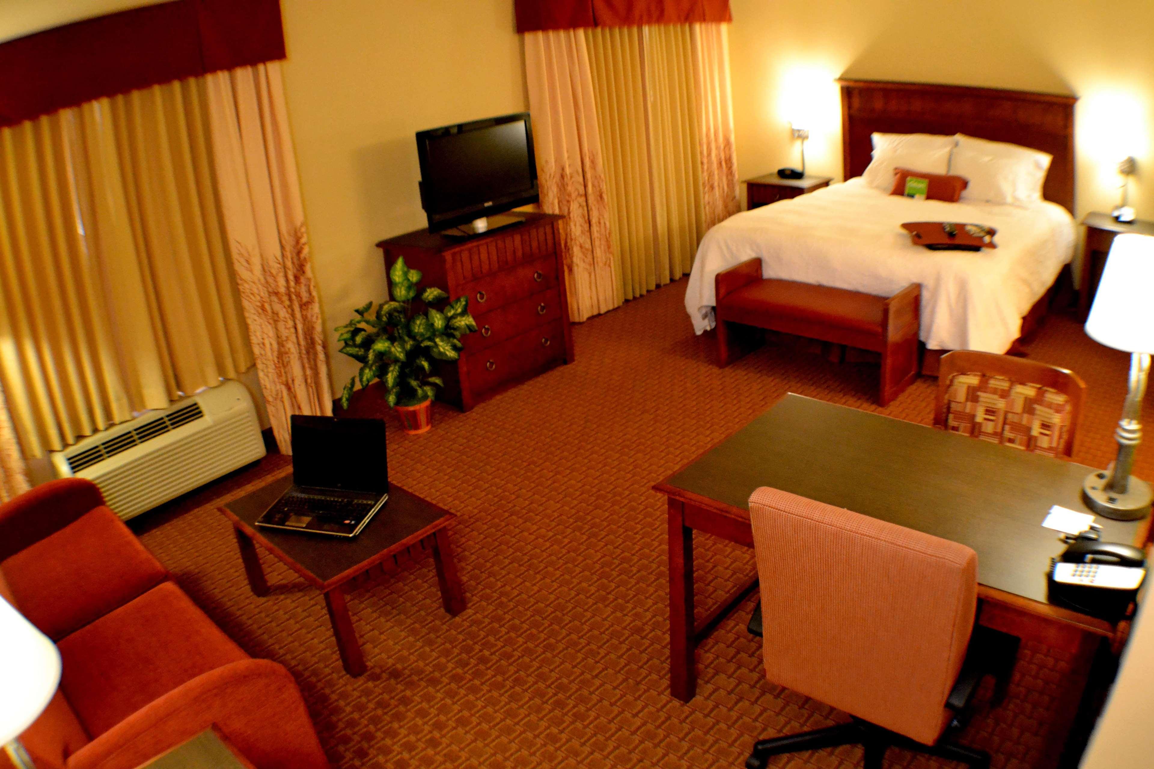 Hampton Inn & Suites Green River Room photo