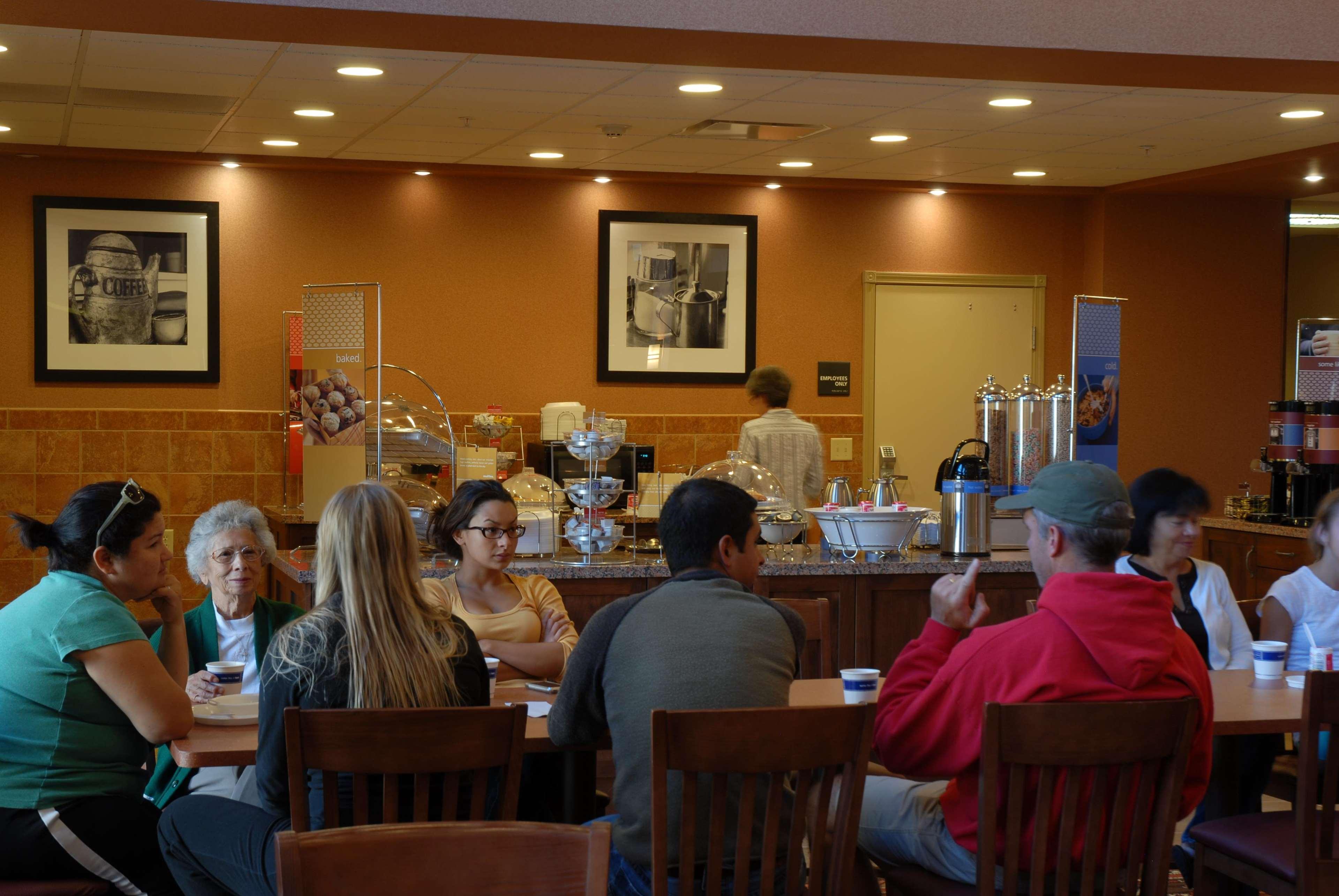 Hampton Inn & Suites Green River Restaurant photo